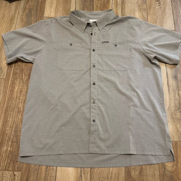 Columbia Men’s Fishing Shirt - Picture 1 of 3